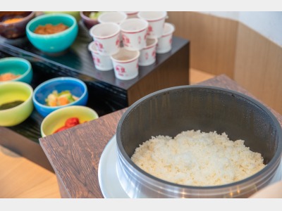 朝食イメージ（炊き立て白米のご準備しております）