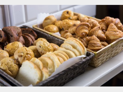 朝食｜和洋ブッフェ 自家製焼き立てパン