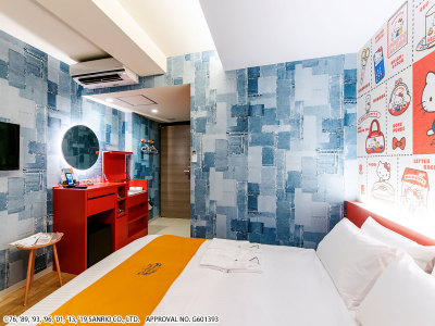 ハローキティ　キャラクターダブル（デザイン：デニム）