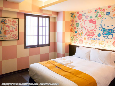 ハローキティ　キャラクターダブル（デザイン：琉球）