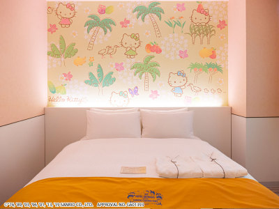 ハローキティ　キャラクターダブル（デザイン：オキナワビーチ）