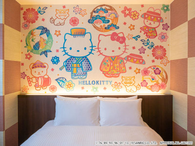 ハローキティ　キャラクターダブル（デザイン：琉球）