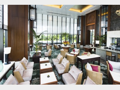 開放的なラウンジ