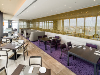 14階最上階レストラン　「Dining19」