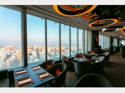 14階最上階レストラン「Dining19」ラウンジ＆バー席