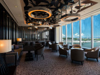 14�K�ŏ�K���X�g�����@�uDining19�v