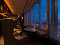 14�K�ŏ�K���X�g�����@�uDining19�v