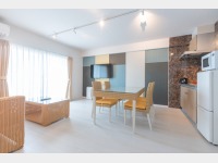 �y�t�@�~���[�X�C�[�g�z