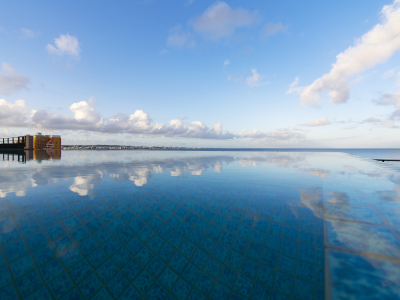 ルーフトッププール