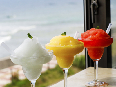 【選べる朝食-Pizzeria Bella Napoli】[徒歩5分]フローズンカクテルでリゾート感