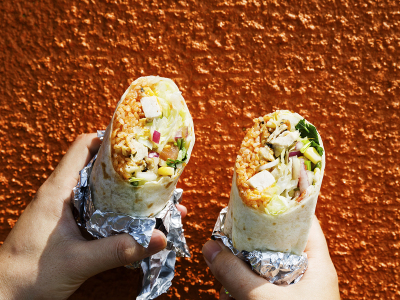 【選べる朝食-ROLL UP】[徒歩8分]「ブリト－」トルティーヤに食材が詰まって面白い食感♪