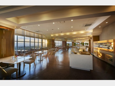 レストラン「スリヤ・カフェ」