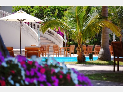 ガーデンプール