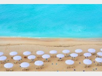 �j���C�r�[�`