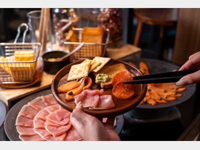 POOL LOUNGE 「CHILLAX」（イメージ）