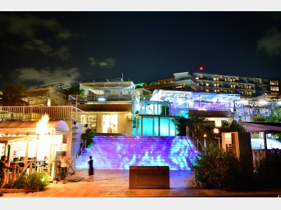 インフィニティプール＆屋外温泉スパ