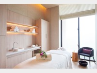 �X�p�g���[�g�����g�u�X�p �U �N�z���v