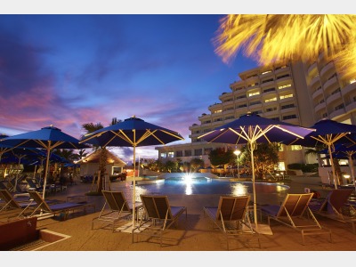 ガーデンプール　夜景