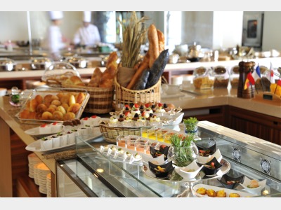 食事イメージ　オールデイダイニング「コラーロ」　ブッフェ