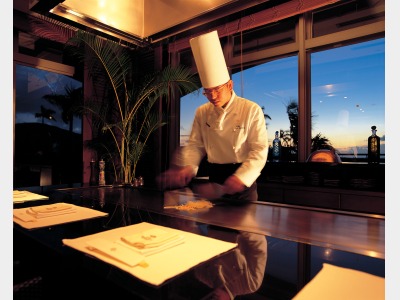 鉄板焼レストラン「龍潭」