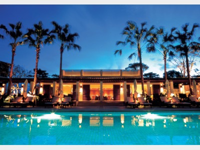 ライブラリーラウンジ＆バー　外観