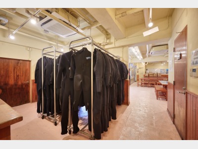 【地下1階◇ダイビングルーム】ファンダイブの各メニューを 年中無休で営業しております