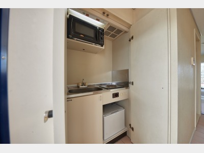 【2階洋室◇客室一例】ミニキッチンをご利用いただけます♪