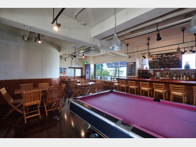  【1Fカフェ＆プールバー】朝食、ランチをご用意。お部屋に持ち帰ってお召し上がりいただけます。