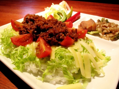 昼食イメージ　ランチプレート　タコライス