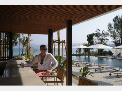 プールサイドバー