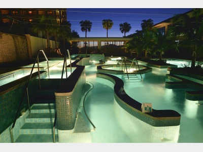 タラソプール夜