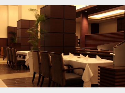 メインダイニング「泉河（しんか）」