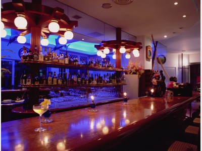 ラウンジバー｜ロベルトソン