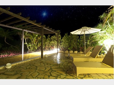 シギラ黄金温泉｜展望風呂（車で2分、無料送迎有り）