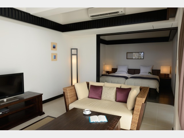 �v�[�����B���E���O�[���X�C�[�g�i���r���O���x�b�h���[���j