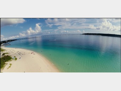 景色イメージ　来間島と来間大橋・与那覇前浜　空撮