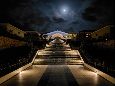 センター階段（夜）