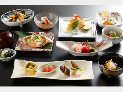 吉祥 来間島店（日本食レストラン）デラックスコースの一例