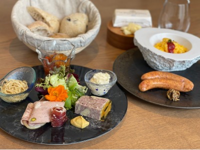 朝食