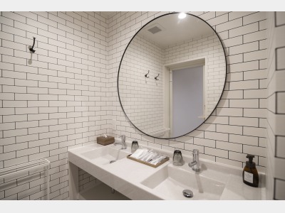 客室洗面　ツインベーシン