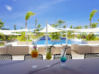 THE STAR BAR