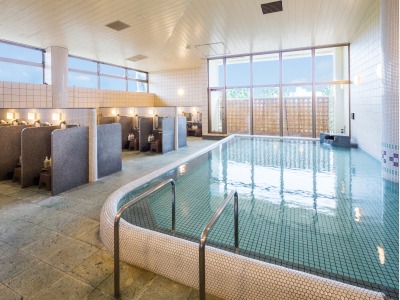 【大浴場】女湯：地下水をろ過して磨いた超軟水のお湯が柔らかく肌を包みます