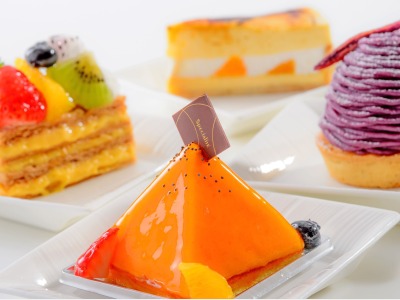 【CAPRICORN／13階】パティシエ特製スイーツイメージ：ケーキ・焼き菓子などを揃えています