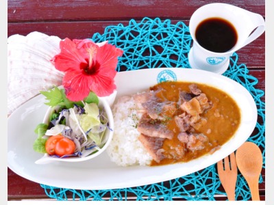 敷地内cafe（石垣産牛カレー）1400円
