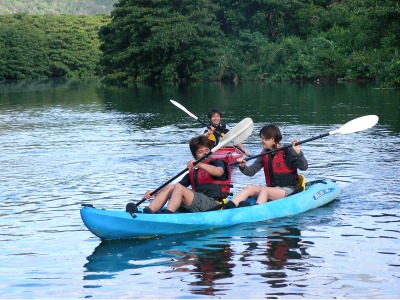 ホテルアクティビティー　ユツン川でのカヌー体験