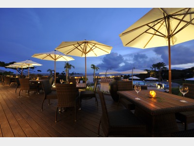 オープンカフェ＆バー