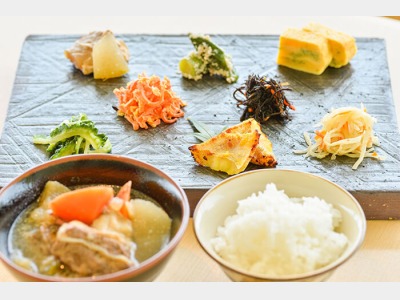 朝食｜和洋ブッフェ（沖縄の朝ごはん）