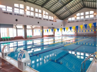屋内温水プール