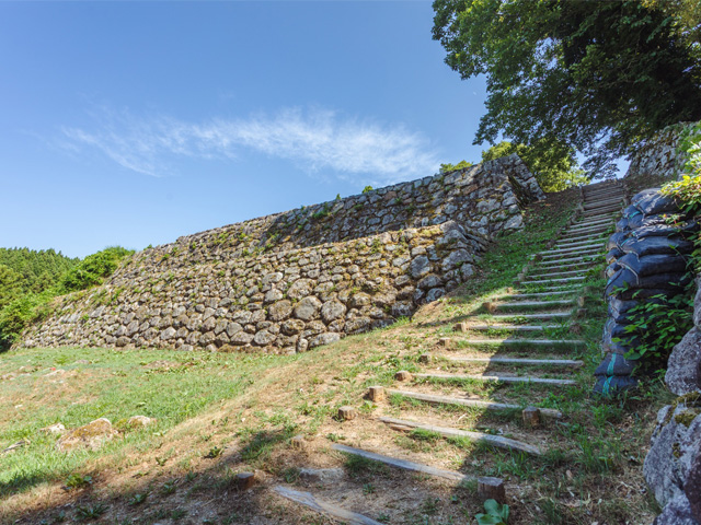 【いしかわ文化観光スペシャルガイドがご案内】復興への想いと七尾の歴史・文化に触れる、七尾城跡と名所旧跡探訪