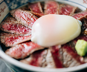 あか牛丼の写真